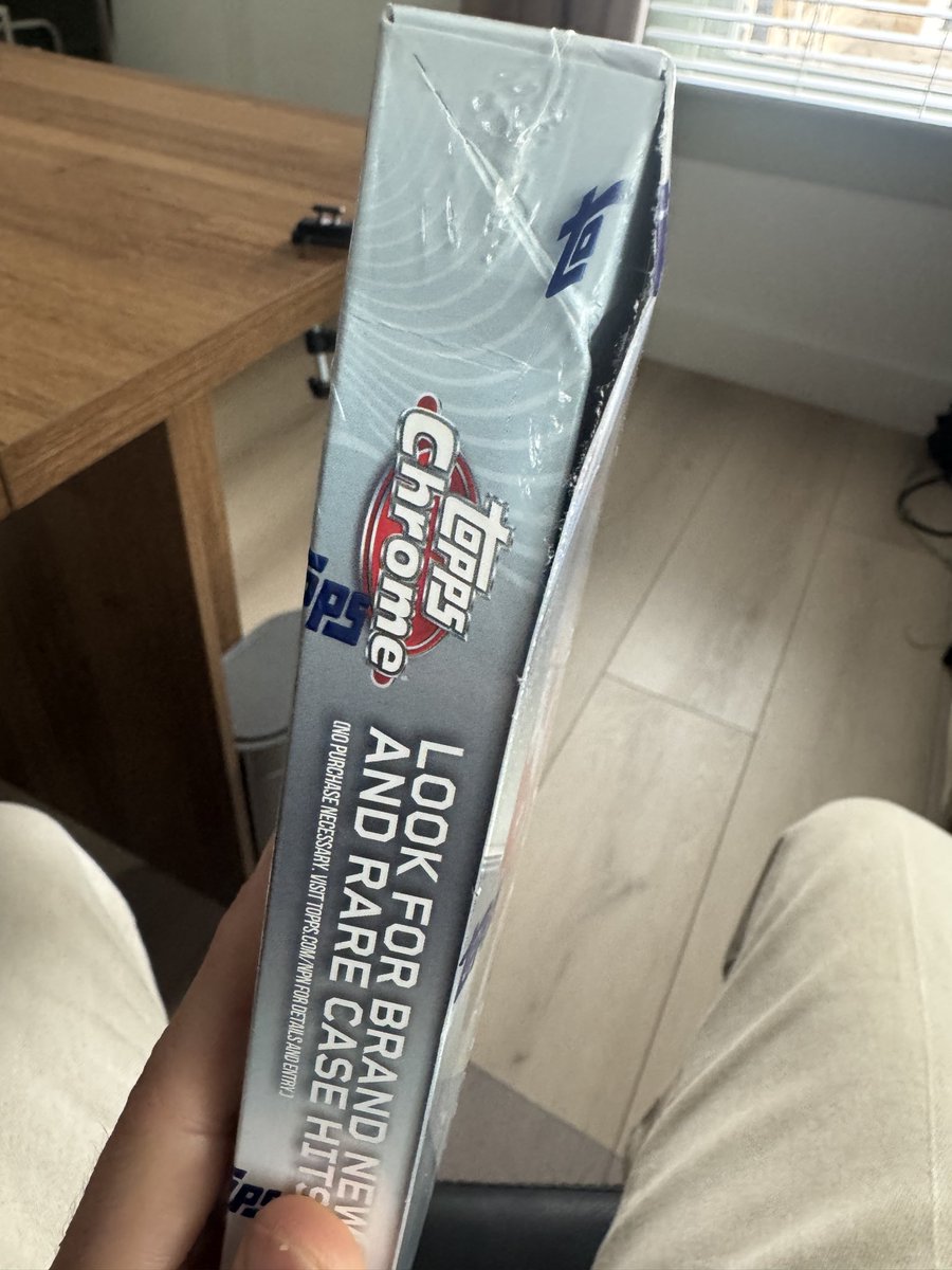 BeFreeNeo's tweet photo. My Topps Chrome UCC box came damaged and slightly open. Could this mean big hits inside? Pulls in the comments👇 @CardPurchaser https://t.co/BCuBX19xwx