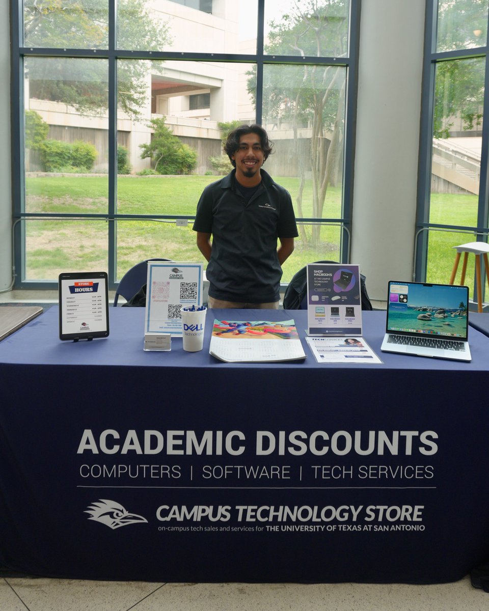 UTSATechStore's tweet photo. Had a blast today at Summer orientation talking with you all!!! Welcome to UT San Antonio
#summerorientation #utsa #utsanantonio #campustechnologystore #birdsup https://t.co/tuBkLREJPz