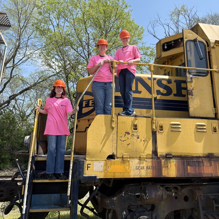 NCCSCIndiana's tweet photo. Our NCHS Agricultural Classes visited Kokomo Grains in Anderson. We're proud to be partners with their family farms! https://t.co/R6sBk5r8AB