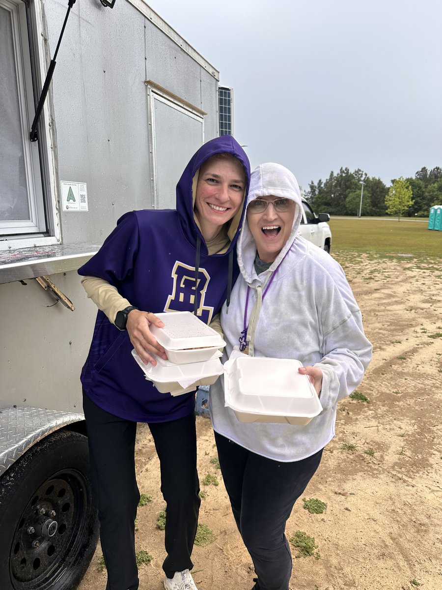 LexCounty_SD3's tweet photo. This year, our district gift to staff members for Staff Appreciation Week was a delicious meal from the Cluckin’ Right Food Truck - and it was a huge hit! A special thank you goes out to Greg and his wife for spending the week traveling to our schools and serving up amazing food! https://t.co/5dzyKXG3g2