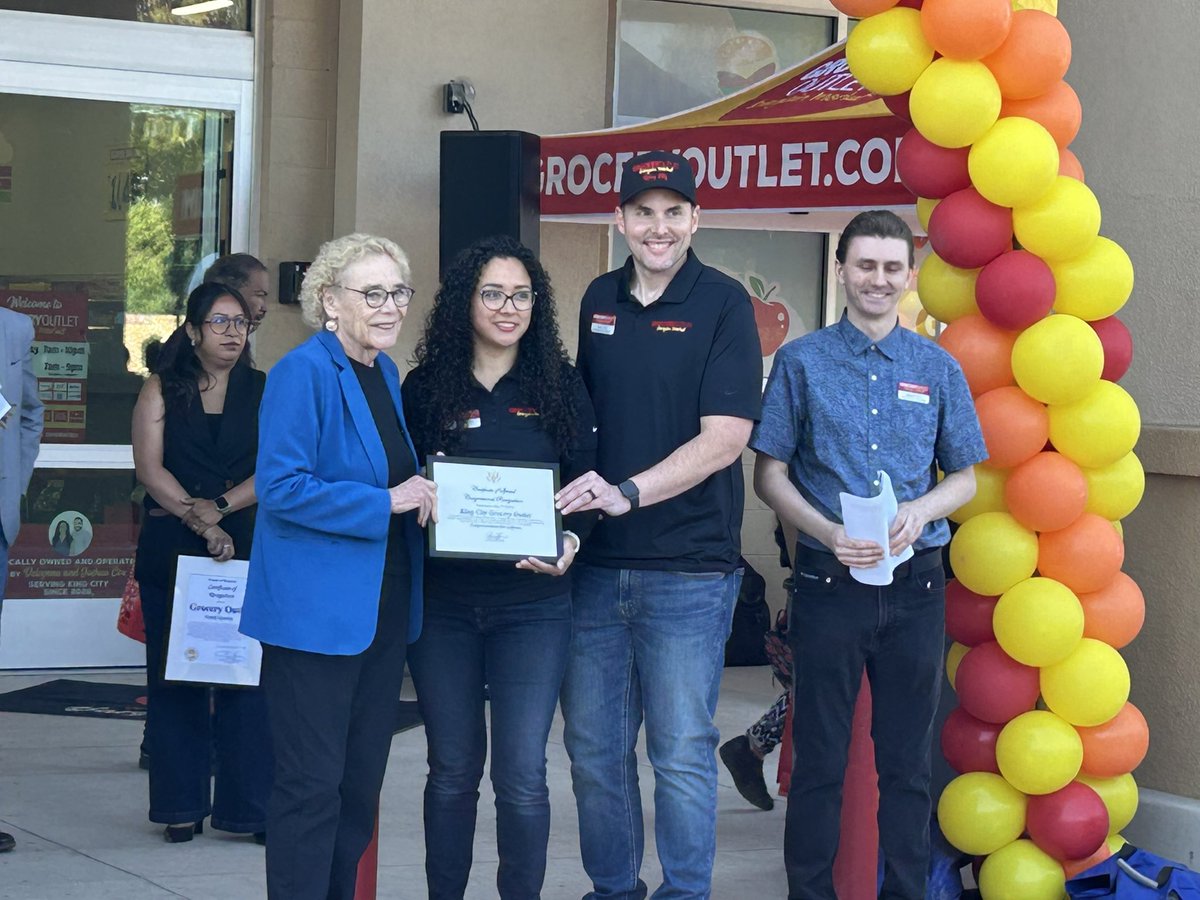 RepZoeLofgren's tweet photo. It’s always exciting when we have a new business open up in #CA18! Congrats to the Grocery Outlet in King City on its grand opening, and thank you for inviting me to be part of this special day. https://t.co/cjzAfhNgQS