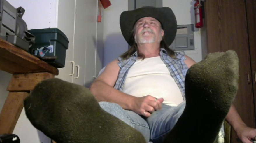 RedneckTenn's tweet photo. Relaxing Smoking, Drinking, and Stuff - See the video over on OnlyFans #male #men #man #feetworshi̇p #feetfetısh #feet #foot #sox #socks #boots #sportsgear https://t.co/OapKMw99PB
