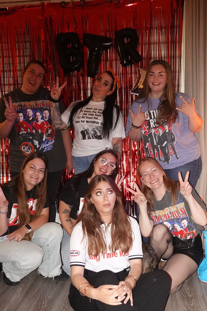 Chayenna2003's tweet photo. It was a really good BIG TIME PARTY🥳 @bigtimerush @HeffronDrive @1LoganHenderson @TheCarlosPena @jamesmaslow ❤️ https://t.co/k6U7RBLdOV