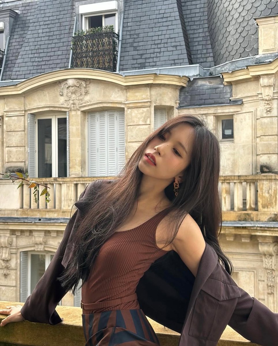 hourly mina ♡ tweet media
