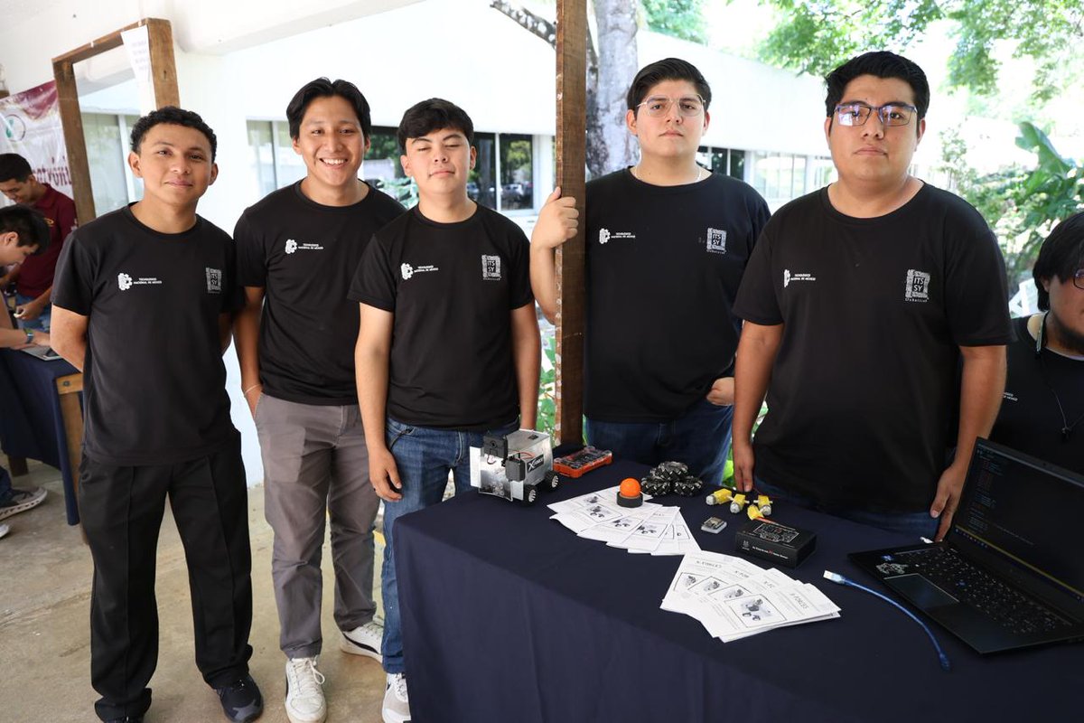 educacionyuc's tweet photo. Asistimos a la presentación de los equipos yucatecos inscritos a la Copa #FutBotMx 2026, que promueve en el Estado la @cienciayuc. 🤖⚽ (1/2) https://t.co/37BddqYmKr