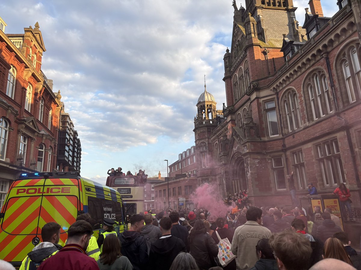finHunter18's tweet photo. What a fucking club. Never thought I’d ever see us win a tittle. All thanks to Uggla turning club around, what a fucking squad. City are back #ycfc https://t.co/C0caifPWBZ