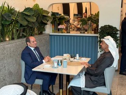 mustafa_agha's tweet photo. في المول 
بين الناس
بكل بساطة 
بكل حب
مابين #مصر و #الامارات اكبر من كل الكلمات 
🇪🇬🇦🇪🇪🇬🇦🇪 https://t.co/pIE6jQ9cRo