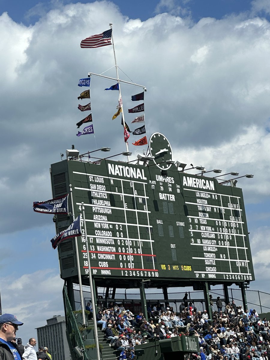 DavidHayes688's tweet photo. @Cubs crooked number https://t.co/BoL6auwUhf