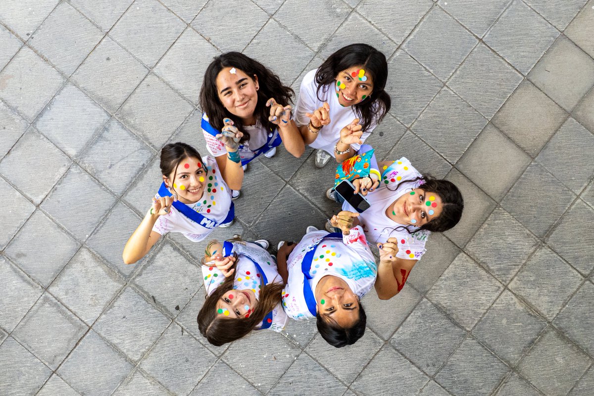 PrepatecPue's tweet photo. 1,000 días resumidos en sonrisas, recuerdos y momentos inolvidables 📸✨
Revive junto a nosotros este día tan especial ¡Nos vemos en la graduación! https://t.co/gOmPZcCsut