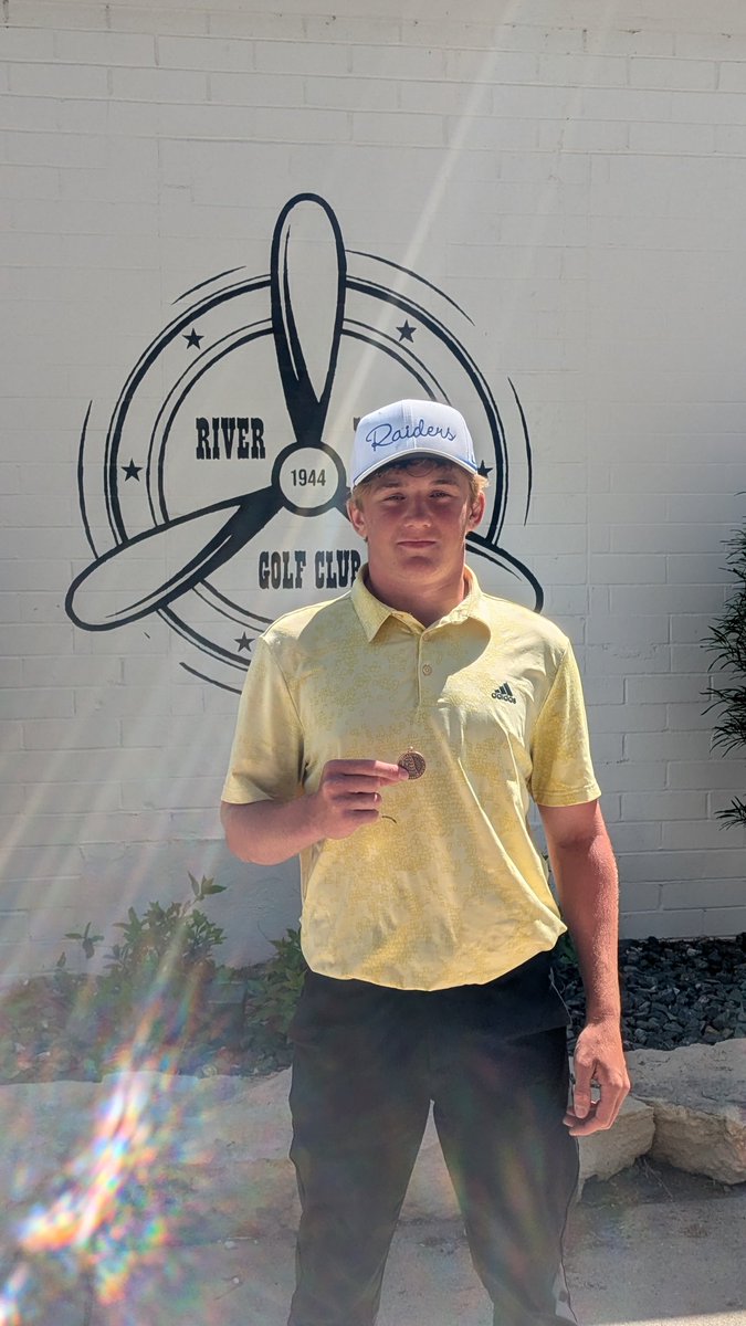 CoachKriv's tweet photo. The Raiders finish with a team score of 350 to place 3rd in the Nebraska Capitol Conference Championship. Congratulations to All-Conference golfer Drake Hegy who medaled 🏅 8th with an 82. https://t.co/JpgmCG5PRS