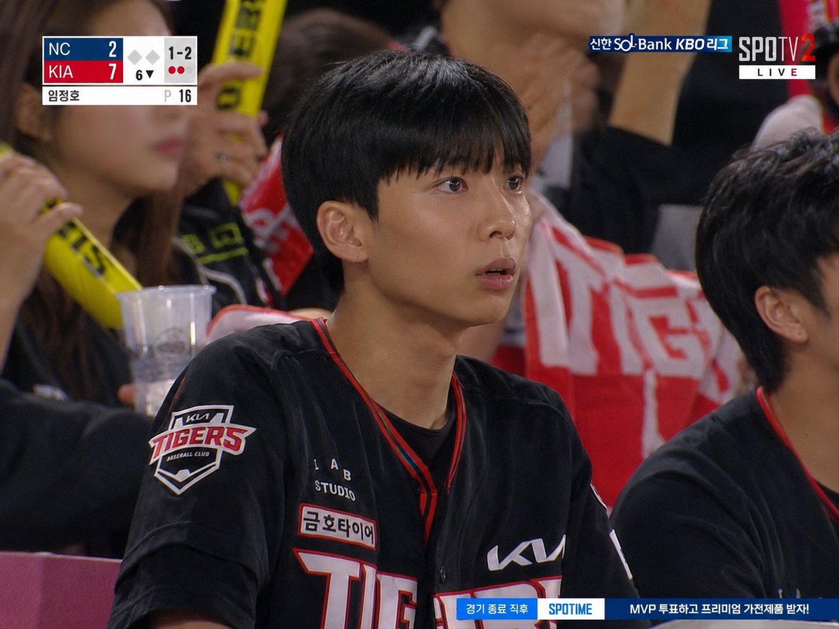 estj_04's tweet photo. 유행 따라하기 https://t.co/jytoErtQ2Q