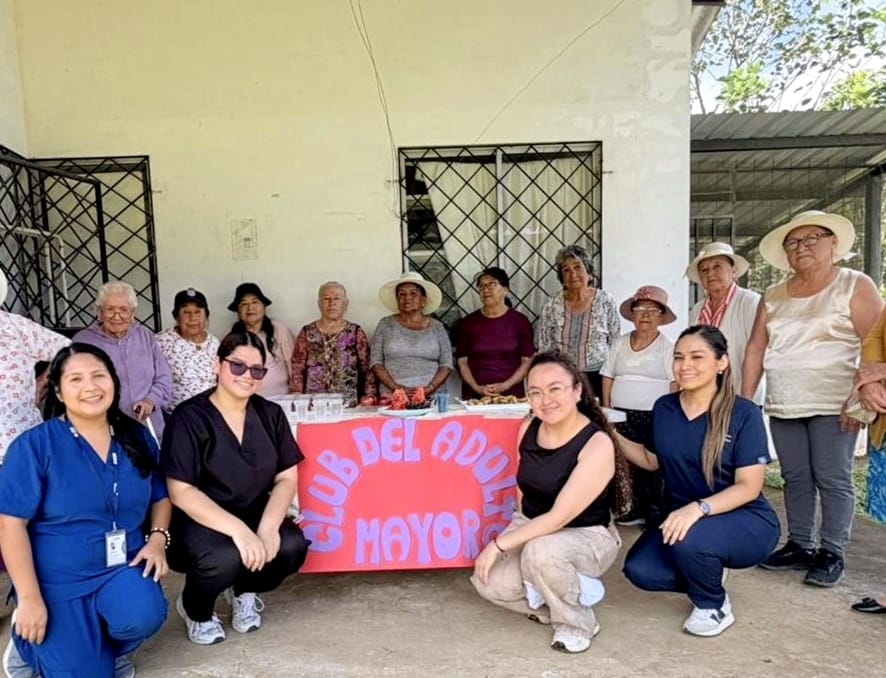 IESS_Loja's tweet photo. #IESSacompaña | El @IESS_SSC realiza encuentro del Club de Adultos Mayores 👨‍🦳🧑‍🦳 en el Dispensario El Dulce de Paltas. La actividad articula acciones con el MSP Mercadillo 🤝 https://t.co/hfoufFELqv