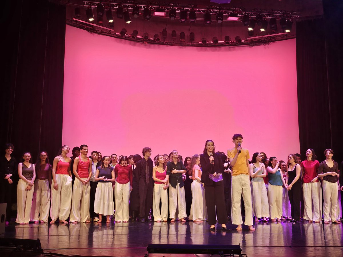 JDA_ROUEN's tweet photo. Après une rétrospective sur nos 2Md, place à l'ensemble de nos 3 filières de S2TMD qui nous ont présenté leur spectacle de fin d'année réalisé entièrement en autonomie au conservatoire. https://t.co/s1phOJY35U