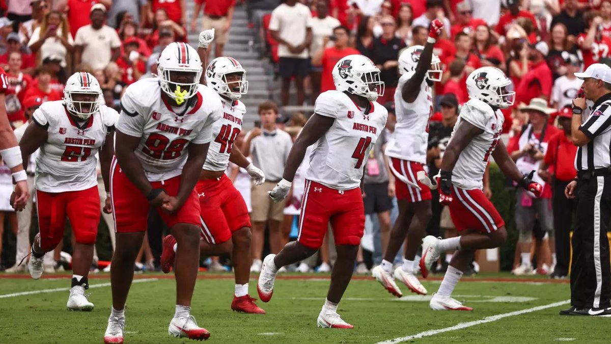 Kirk63Turner's tweet photo. After another great conversation with @CoachGehl I am blessed to receive another offer from @GovsFB!! #AGTG @OLMafia @PrepRedzoneIL @DeepDishFB @JennyCz27 @AllenTrieu @EDGYTIM @CoachBigPete https://t.co/Jp7or9TZgh