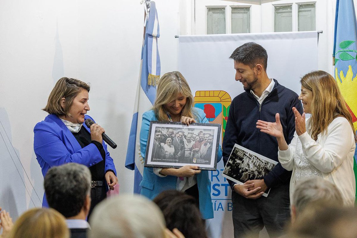 LaSextaConAxel's tweet photo. La Jefa de Asesores del Gobernador, @CrisAlvarezRod, visitó Bahía Blanca, donde encabezó el lanzamiento de la Cátedra Libre Papa Francisco en la Facultad Regional UTN junto al decano Alejandro Staffa y al arzobispo Fray Carlos Azpiroz. https://t.co/uUI8mTuv8H