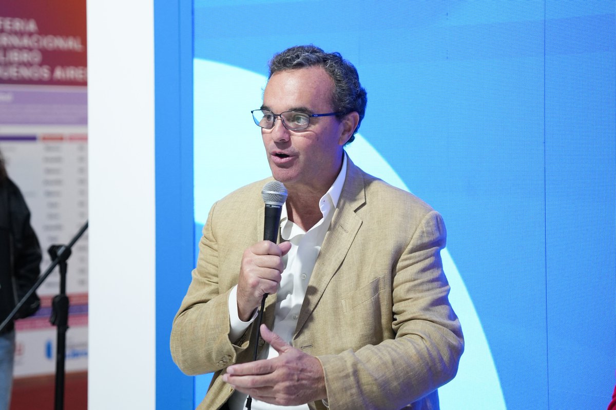 AgendaCAF's tweet photo. 📚 La cultura y la innovación también fueron protagonistas: presentaciones literarias, turismo cultural, industrias creativas y el estudio “Futuro en Código”, sobre la importancia de la educación en ciencias de la computación.

🙌 La Feria continúa y CAF sigue generando espacios para el intercambio de ideas que impulsan el desarrollo.

📍 Stand 1505 | Pabellón Amarillo 🔗 https://t.co/3skCW8sqVp