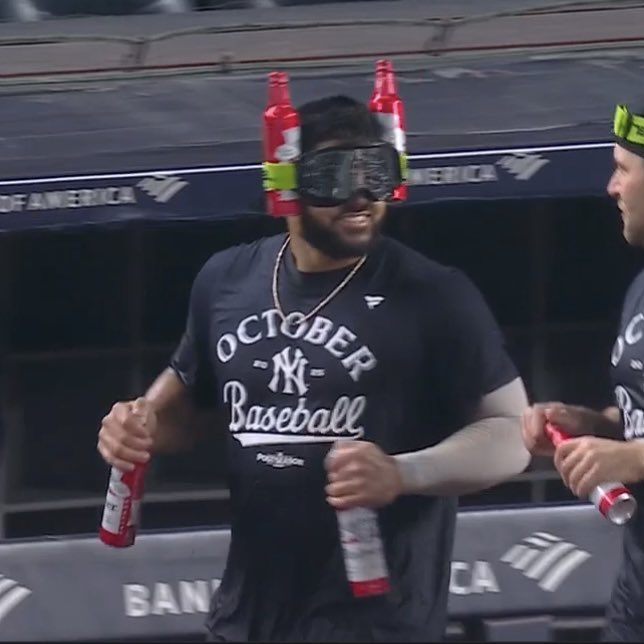 VaksNYC's tweet photo. Yankees punt lineup wins, but at what cost 💔 https://t.co/1HYE281hmY