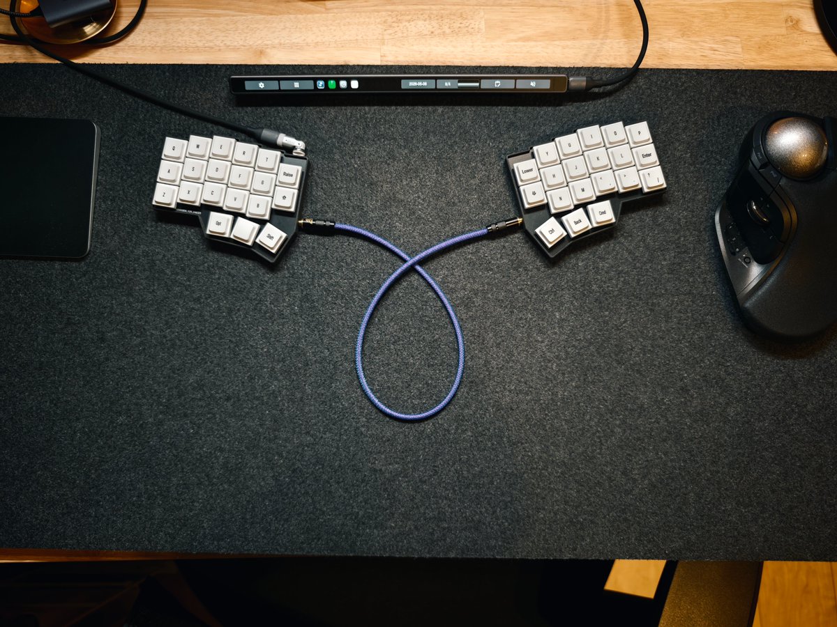 Keyboard: Corne V4 chocolate mini Switch:Lofree x Kailh Specter