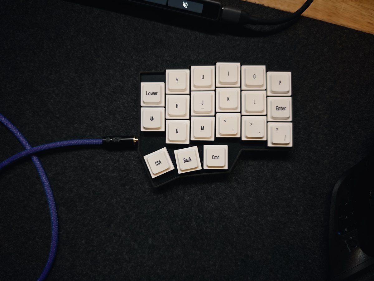 Keyboard: Corne V4 chocolate mini Switch:Lofree x Kailh Specter