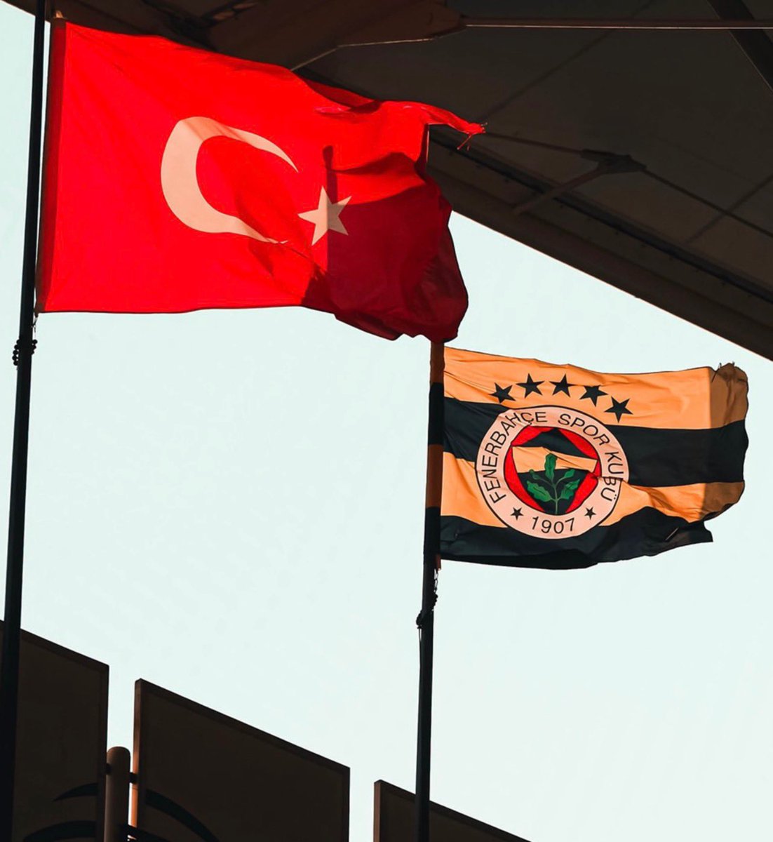 Kimsenin asla zarar veremeyeceği iki bayrak!🇹🇷