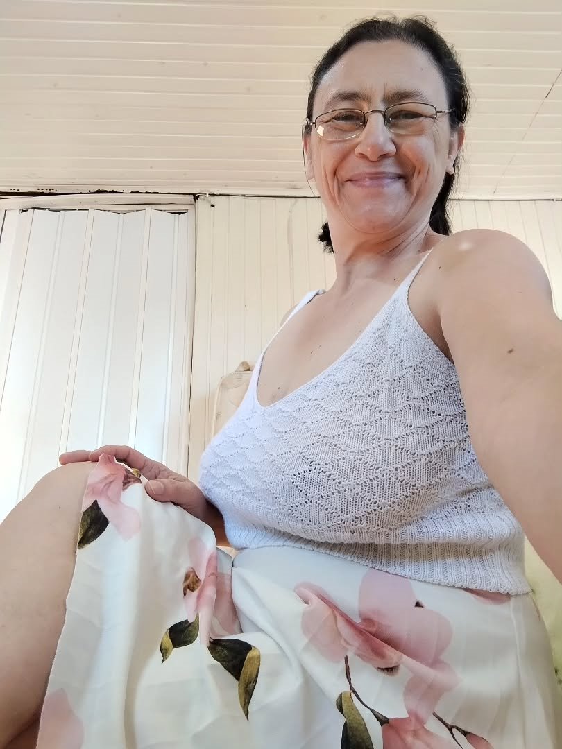 Você chuparia minha velha buceta?