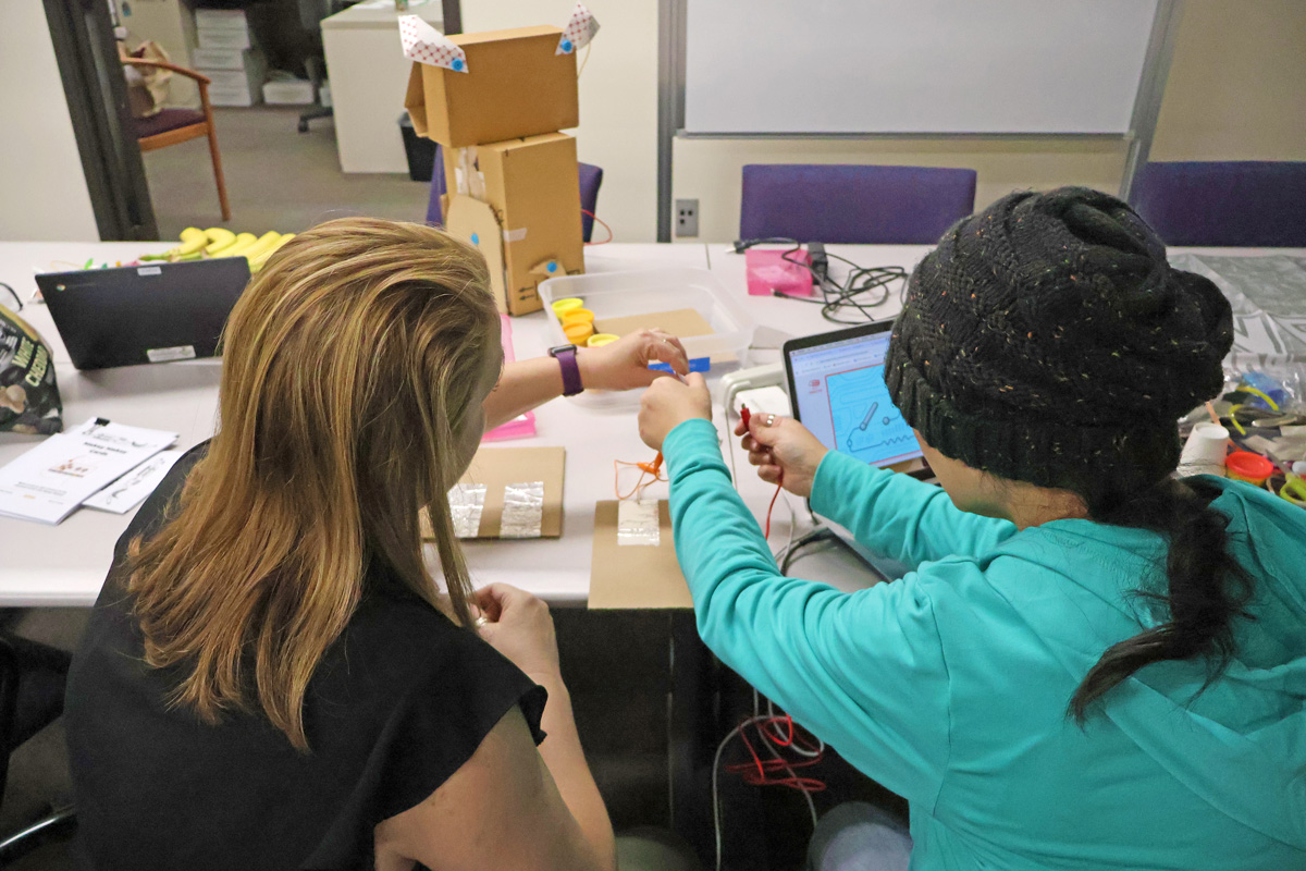 clackesd's tweet photo. Meet Angie Arends, one of the creators behind the STEAM Lending Library!

From Bee-Bots and Indi cars to microscopes, the library gives educators access to materials they may not otherwise have. 

https://t.co/pbUvLvdcKH https://t.co/jCZ3p8yaiU