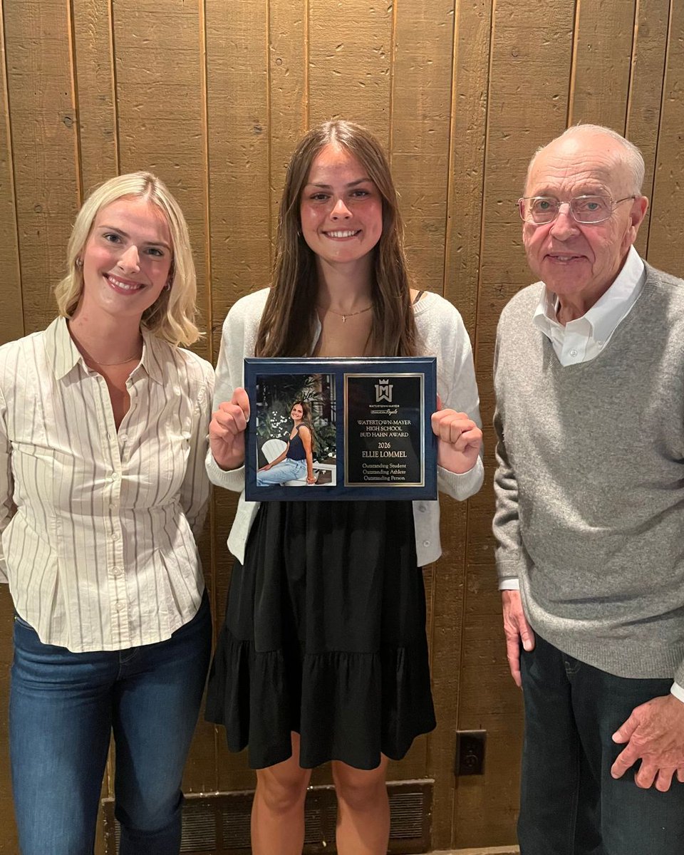 WMPublicSchools's tweet photo. ✨ Congratulations to Ellie Lommel, the 2026 Bud Hahn Award Recipient! 🏆

Ellie was honored at the Senior Athletic Awards Banquet for embodying the character and spirit of Bud Hahn. 

Congrats to Ellie &amp; all the WM Athletes recognized at last night's banquet!👑💙

#BudHahnAward https://t.co/vQ0FcO0geC