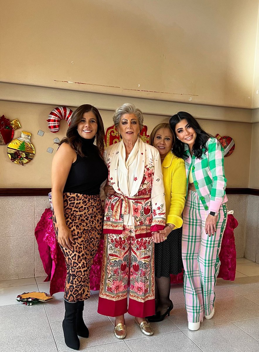 Paola Arsof tweet media