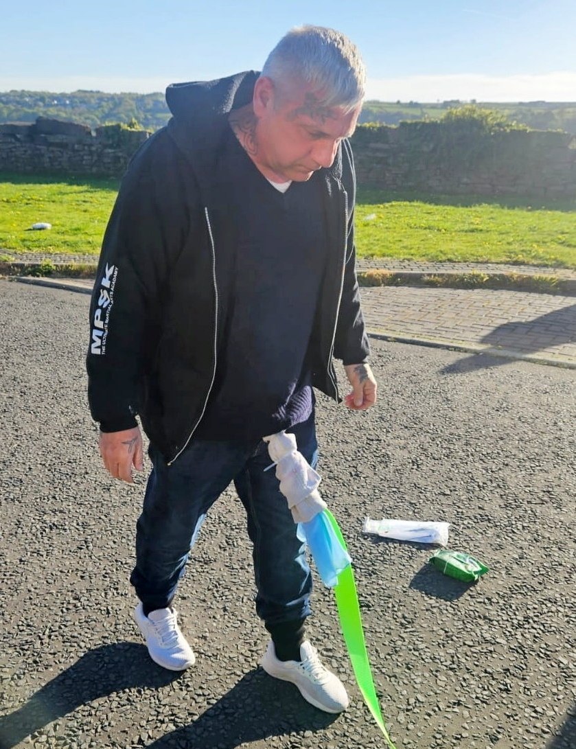 nexta_tv's tweet photo. The wildest story of the day: a British man pulled a two-ton car with his penis — and even caught fire during the stunt.

That’s how John Stevenson chose to draw attention to men’s health issues. https://t.co/pa8xNszHn3