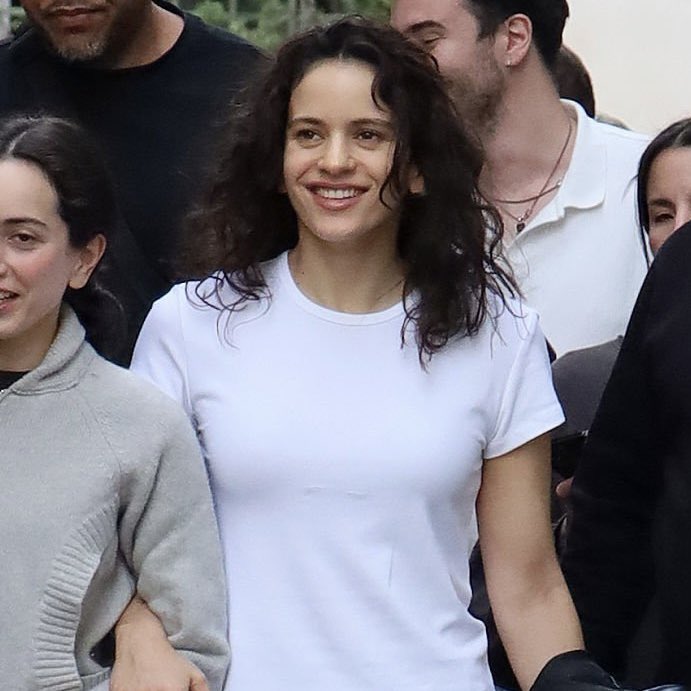 iriptheslitt's tweet photo. rosalía today in spain https://t.co/z5FpsAwsM7