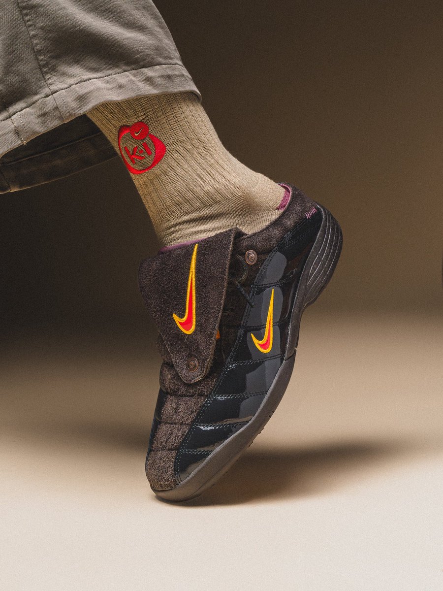 Ovrnundr's tweet photo. Kids of Immigrants x Nike Total 90 Mule ⚽️

• $120 
• May 28th https://t.co/44oBx7bfe3