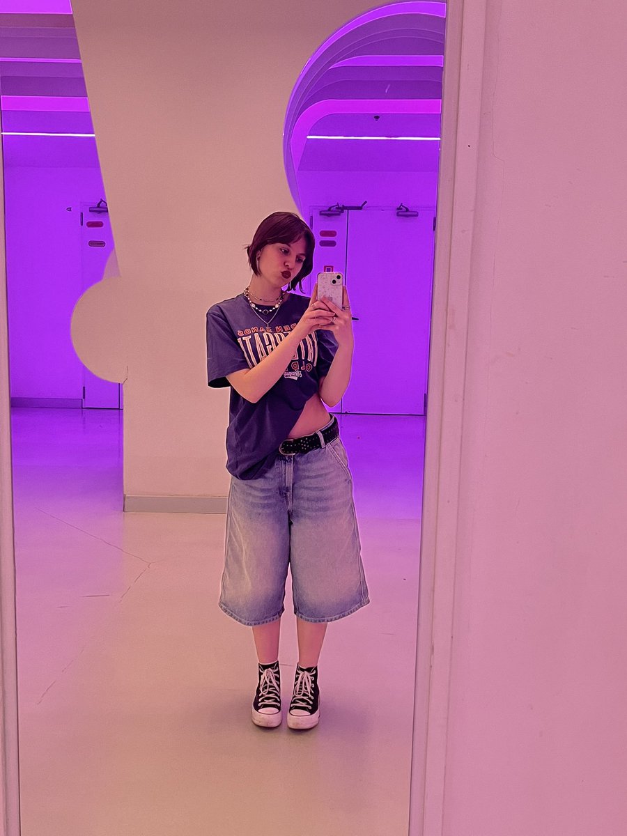 anna (yeah yeah yeah) tweet media