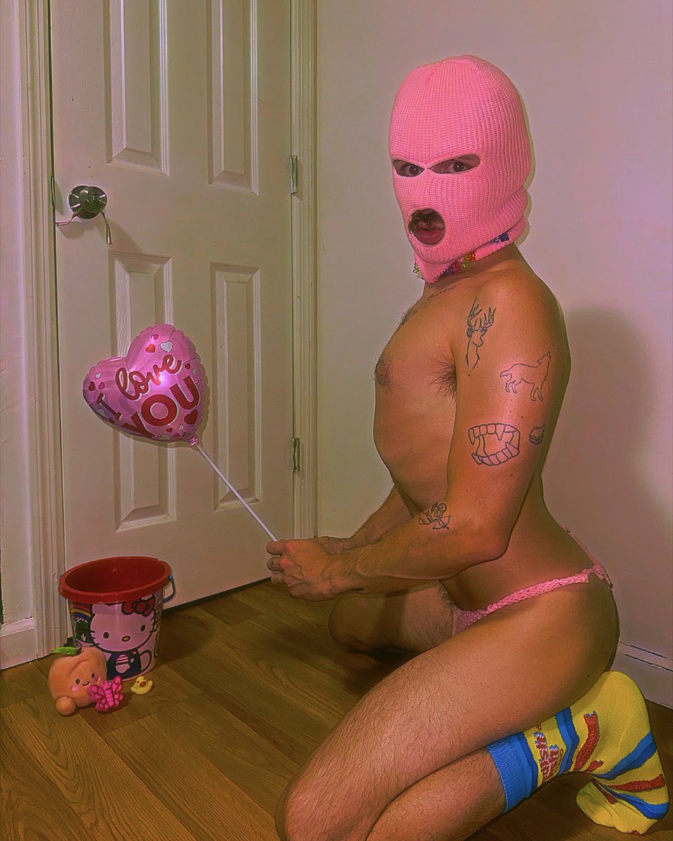brosniffsballs's tweet photo. 💖🍬🍭🐱 https://t.co/Vwnysn4AVh