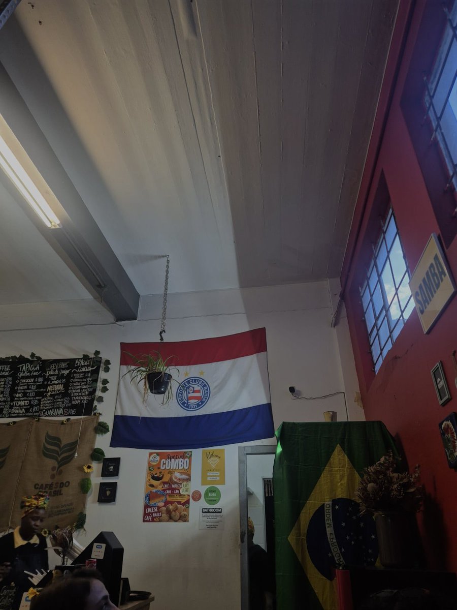 dandecb's tweet photo. acabei de achar isso aqui na cidade do cabo - áfrica do sul https://t.co/Tn1fnVAFNq
