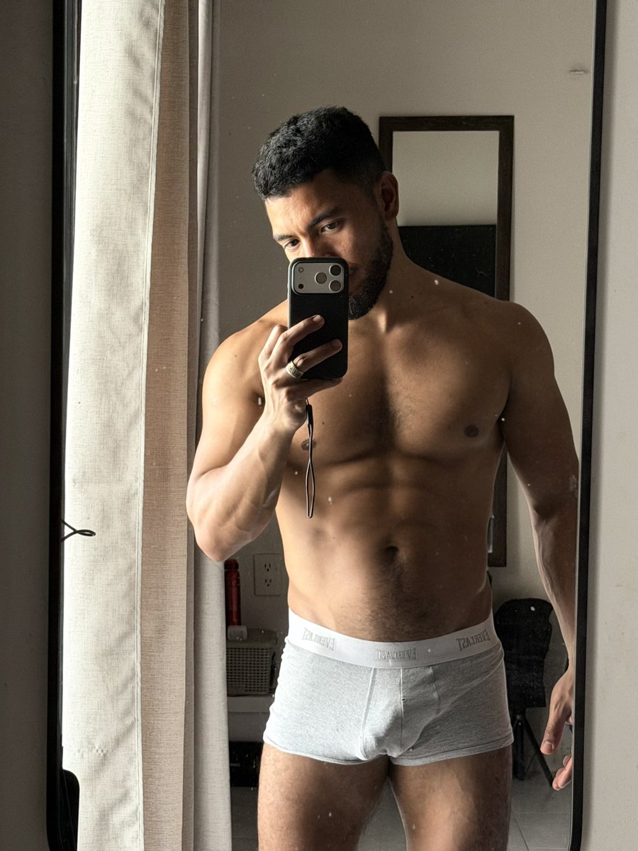 marko_thereal's tweet photo. Buenas tardes mis 🍫 https://t.co/jfs5MIJJeS
