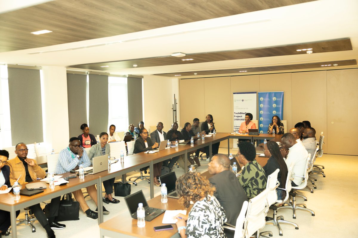 RwandaGender's tweet photo. Minister @U_Consolee presided over the Rwanda–Republic of Korea #TechSheCan engagement workshop, bringing together private sector partners, financial institutions, training centers&amp;beneficiaries to strengthen support for young women transitioning into employment &amp; self-employment https://t.co/e7iYX03LvF