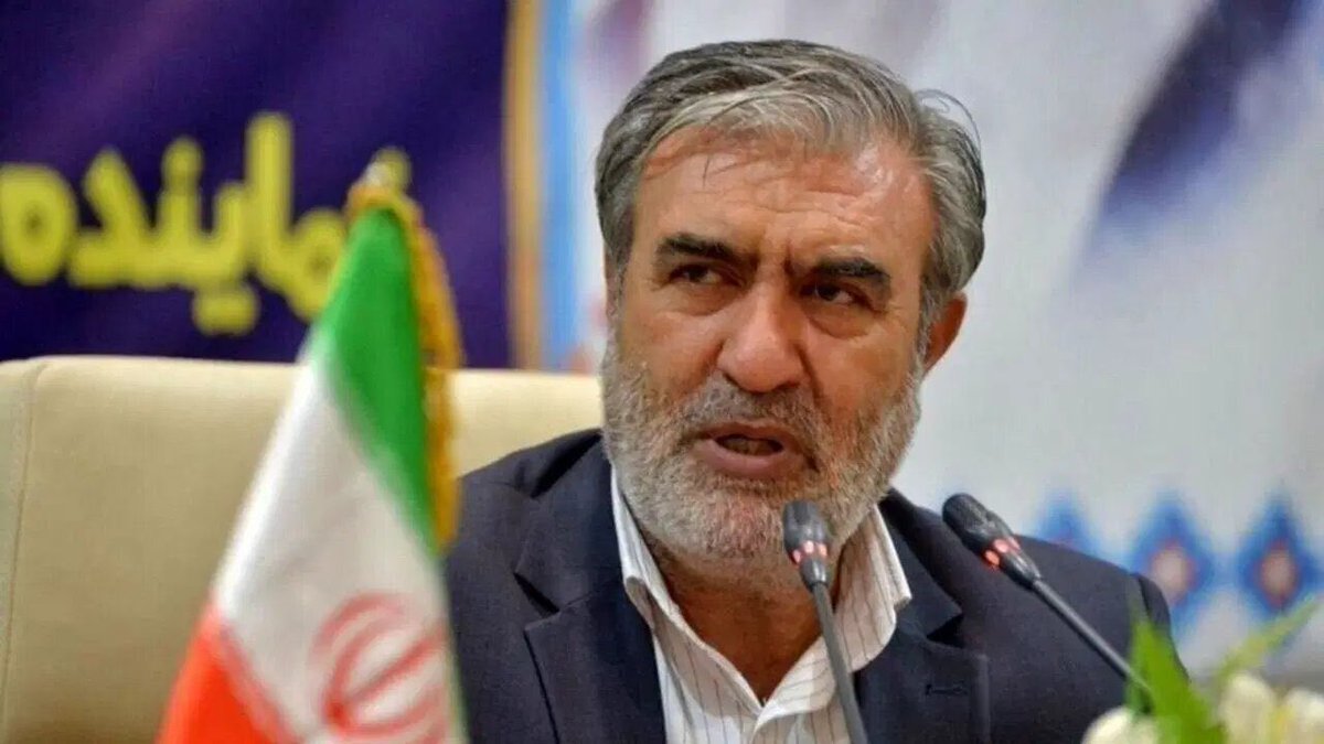 🔴İran Ulusal Güvenlik ve Dış Politika Komisyonu Başkanı İbrahim Azizi:  “Aynı hatayı tekrar tekrar yapmak size farklı bir cevap getirmez; yalnızca  daha güçlü bir karşılık getirir. İran'ın yeni denizcilik düzenine saygı  göstereceksiniz!”