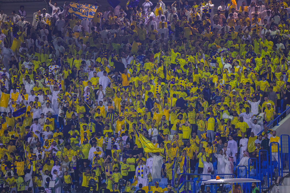 النصر ونجومه وجماهيره ينتصر على 
الجدول وعلى التقديم وعلى الشحن وعلى الحكم 
النصر تعود أن يمر عبر الأشواك ،عبر الصعب ، 
والصعب هلا قلت ياصعب سهلا !