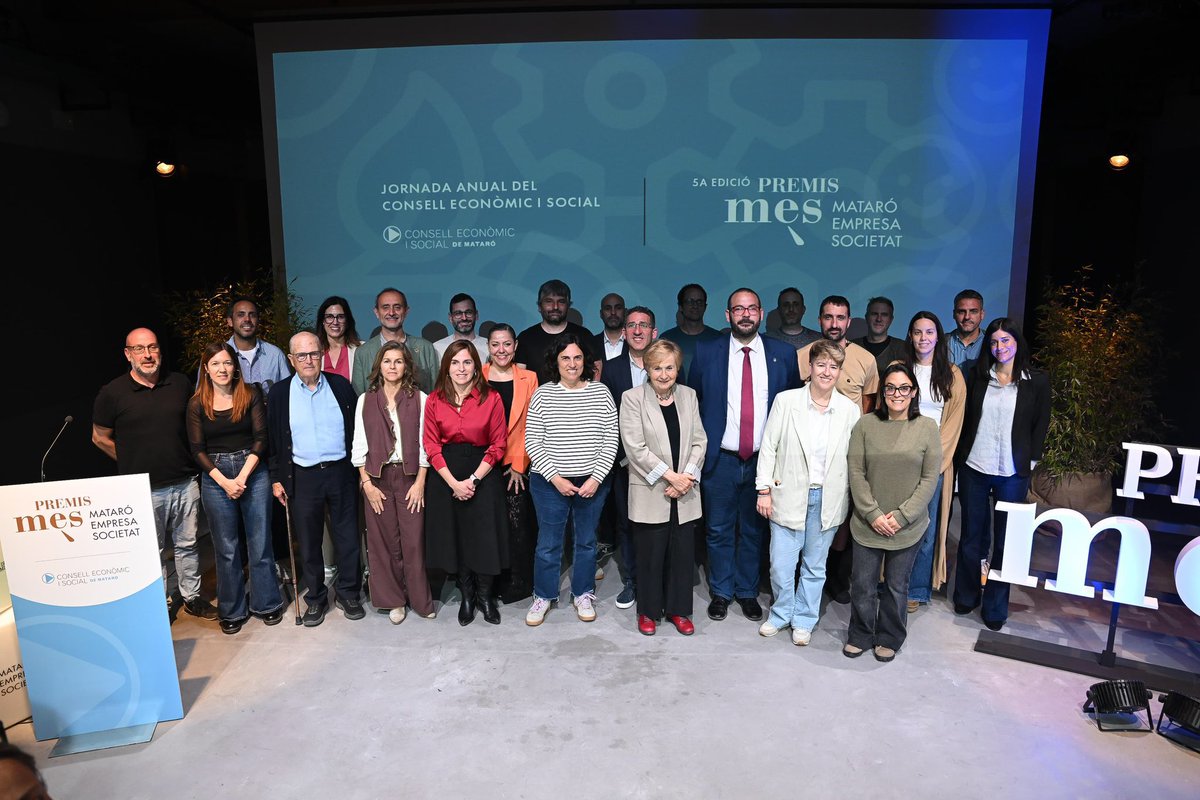 CoopMaresme's tweet photo. 🔵 Des de @CoopMaresme participem a la Jornada Anual del Consell Econòmic i Social de Mataró i als Premis MÉS

👏🏽 Celebrem que la cooperativa @coopdepedal hagi estat reconeguda amb el premi a la categoria d’empresa o entitat de l’Economia Social i Solidària 🚲✨ https://t.co/XBzABYjZru