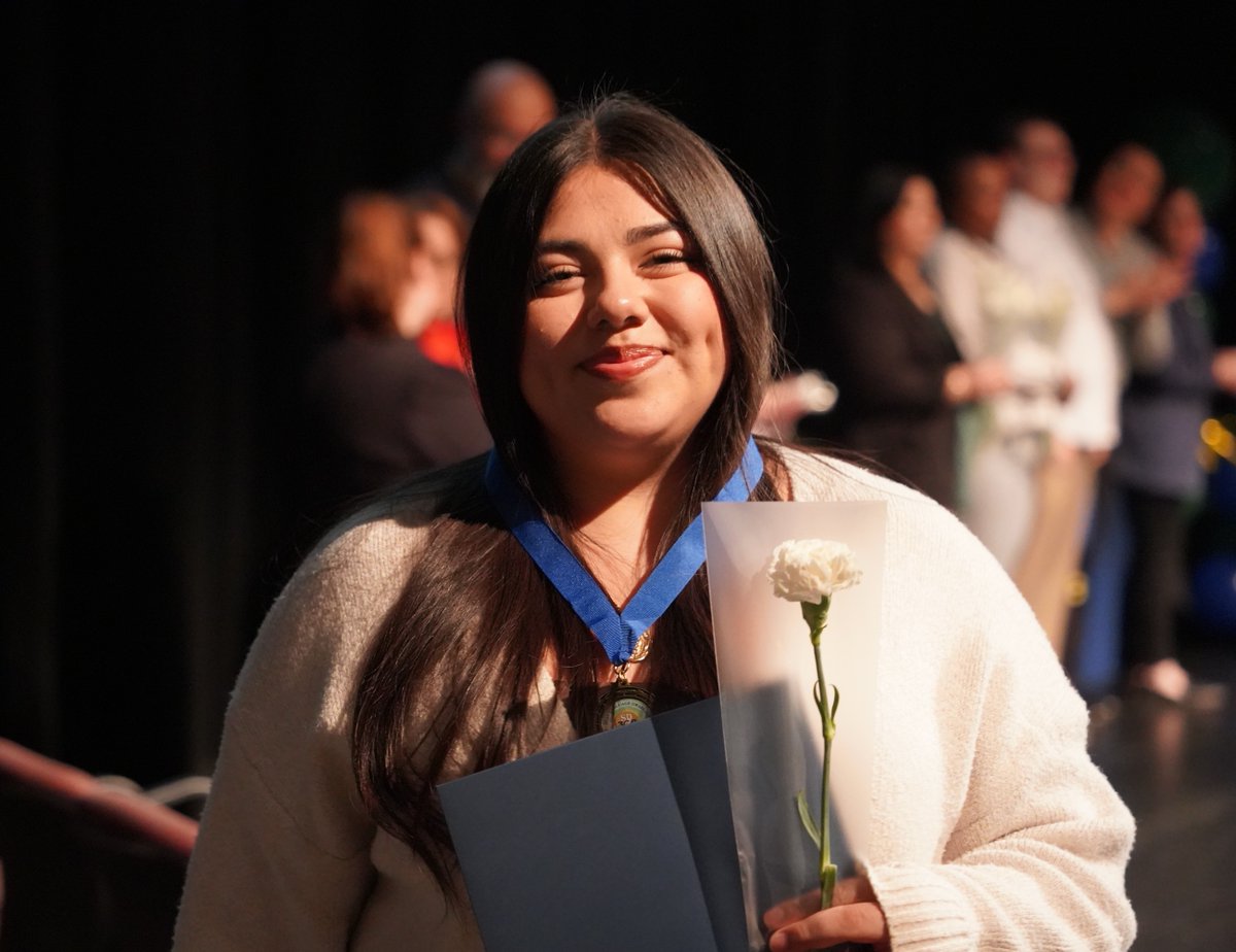 plank308's tweet photo. On Friday, May 1, we celebrated students from Plank Junior High School, Oswego High School, and Oswego East High School who completed the SD 308 Dual Language program. Congratulations on this outstanding accomplishment! #SD308BetterTogether
View photos on our website. https://t.co/QNCWV0F5vS
