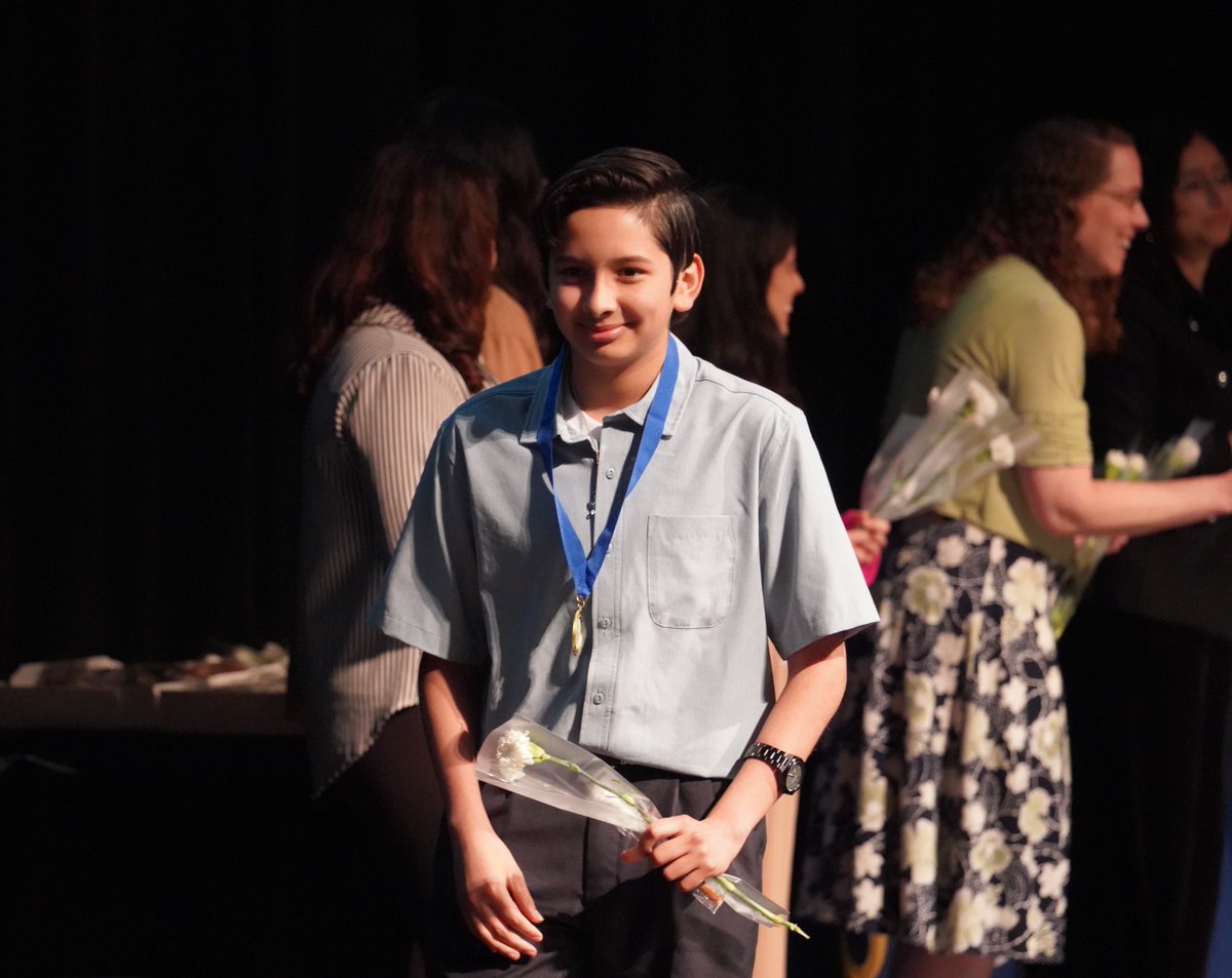 plank308's tweet photo. On Friday, May 1, we celebrated students from Plank Junior High School, Oswego High School, and Oswego East High School who completed the SD 308 Dual Language program. Congratulations on this outstanding accomplishment! #SD308BetterTogether
View photos on our website. https://t.co/QNCWV0F5vS