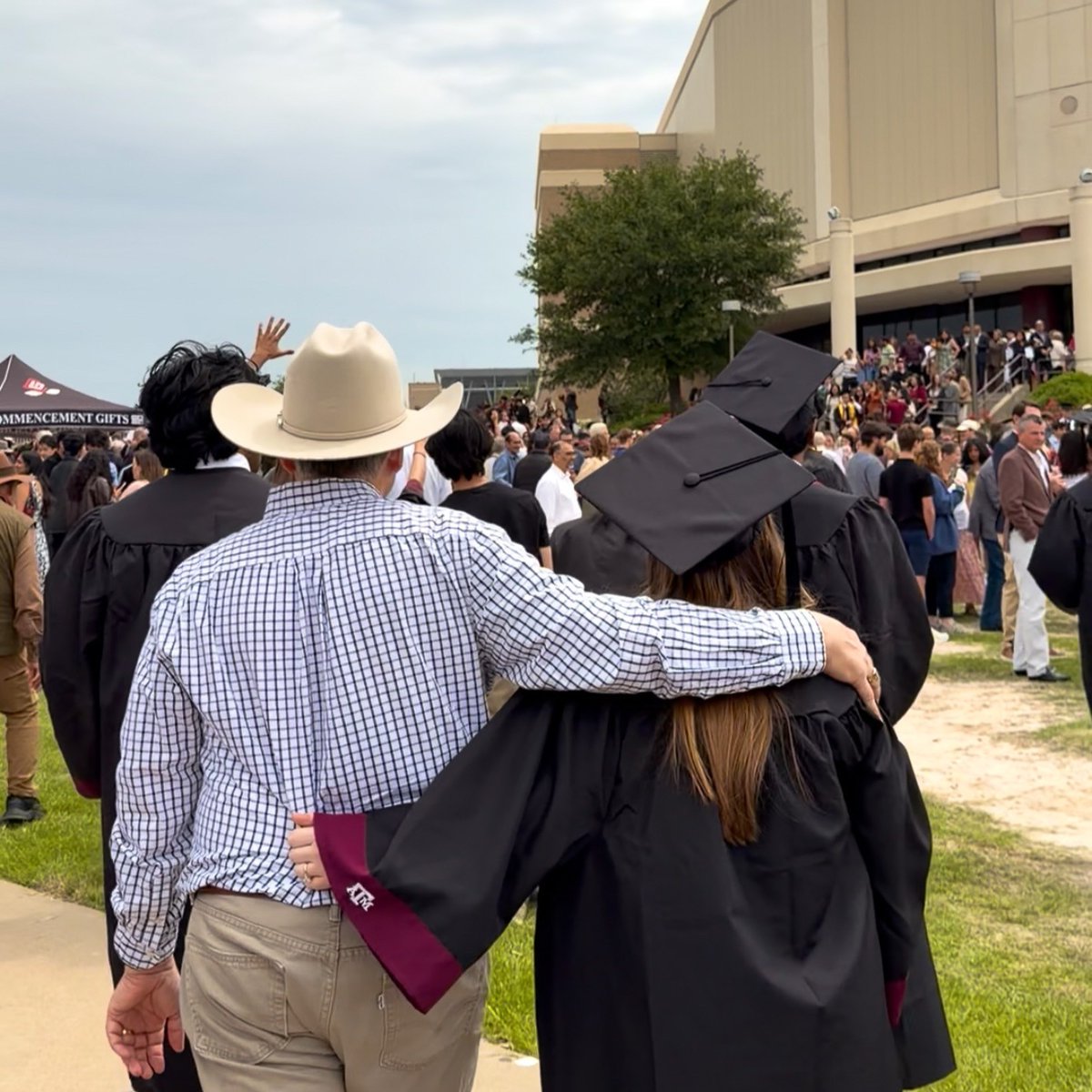 TAMU's tweet photo. And just like that, youβre a Texas A&M former student. π
Welcome to a lifelong network of Aggies committed to leading, serving and making an impact.
#TAMUGrad https://t.co/J57QWP6AsO