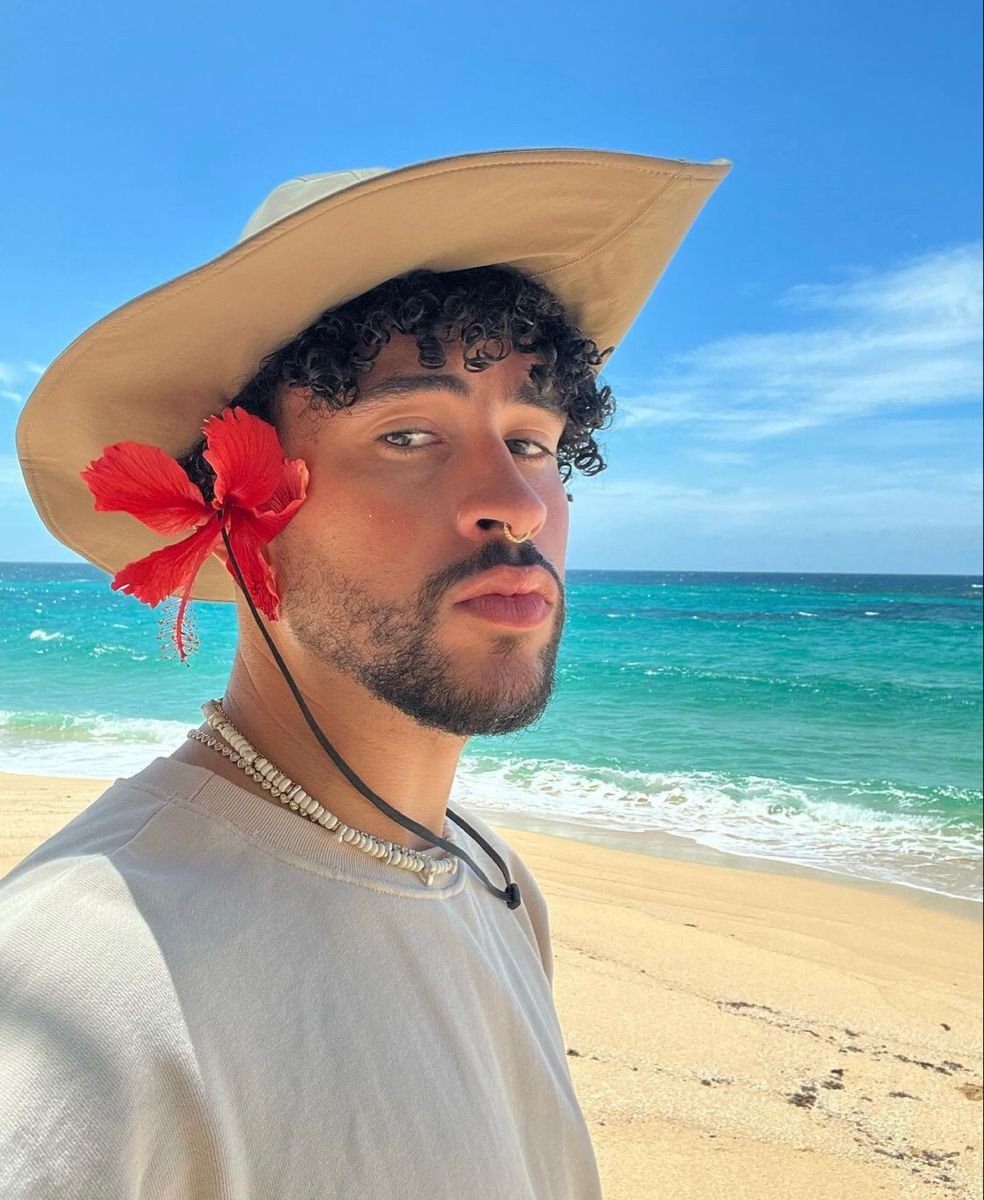 BUTT3RFLY_LUVR's tweet photo. Hey Benito Nation! Drop your FAVE Benito pics. I'll start: 🥥🍍🌊 https://t.co/7bXGhoEeuc