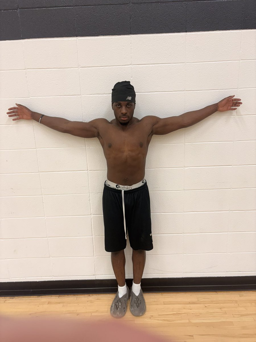 ebby2x's tweet photo. 6ft 210 Nickel 6’3 Wing AVAILABLE NOW‼️
4.5 40
10’2 Broad
3.5 GPA 4Years 
@Blakesfilmroom @JUCOTopTalent @PactPerformance @Coach_Lopez8 https://t.co/OLxveqIGJf