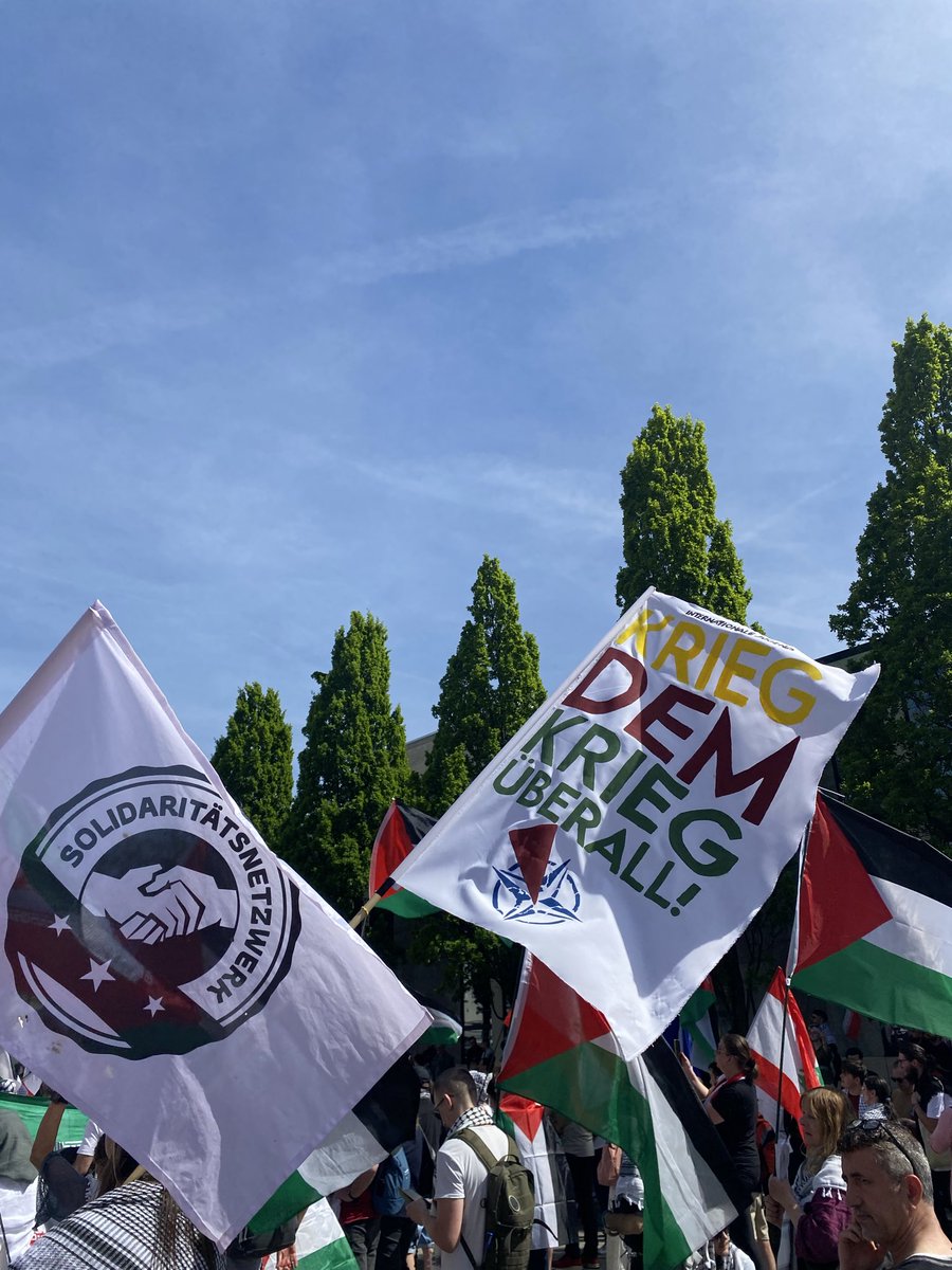 Interjugend's tweet photo. Krieg den Krieg überall!

Morgen heraus zum #SchulstreikgegenWehrpflicht! https://t.co/AngzcRtjbu