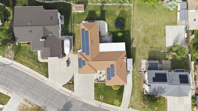 RobinsPerchRE's tweet photo. 🏡 Price Reduction | 📍 512 S 850  E, Centerville, UT 84014
💲 925,000 |  🛏  7 bed  🛁  5 bath  📐 4906 sq. ft.  | 0.27 acres

https://t.co/dgWQYqDXP2 https://t.co/jAq6V57mpA