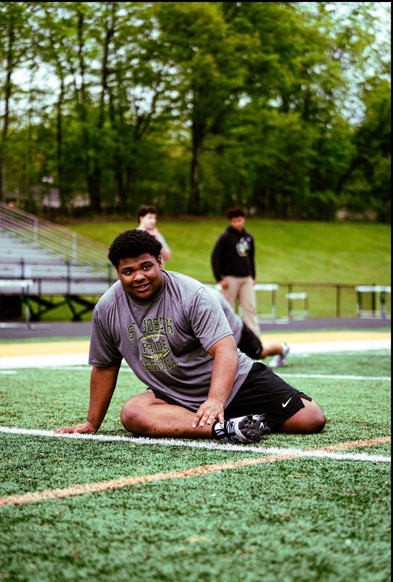 slena601's tweet photo. It’s That time!!!! Putting in that work 🥰🏈🏈🏈 https://t.co/YiKulI3UZt