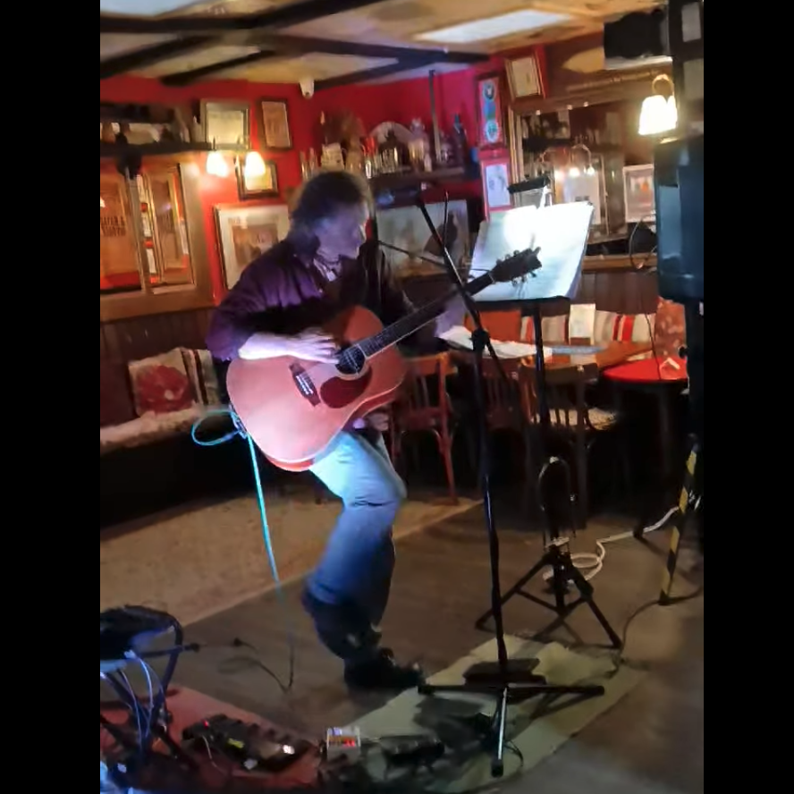 jh0llingsw0rth's tweet image. On this day in 2023 I played a couple of sets at The Ropemakers in Bridport! I'll be back there again in almost no time at all:

Sunday 24 May @ The Ropemakers
from: 4pm
36 West St, Bridport, Dorset. DT6 3QP
#acousticrock #livemusic #gigs #acoustic #folkblues @dorset_eye @SWGigs