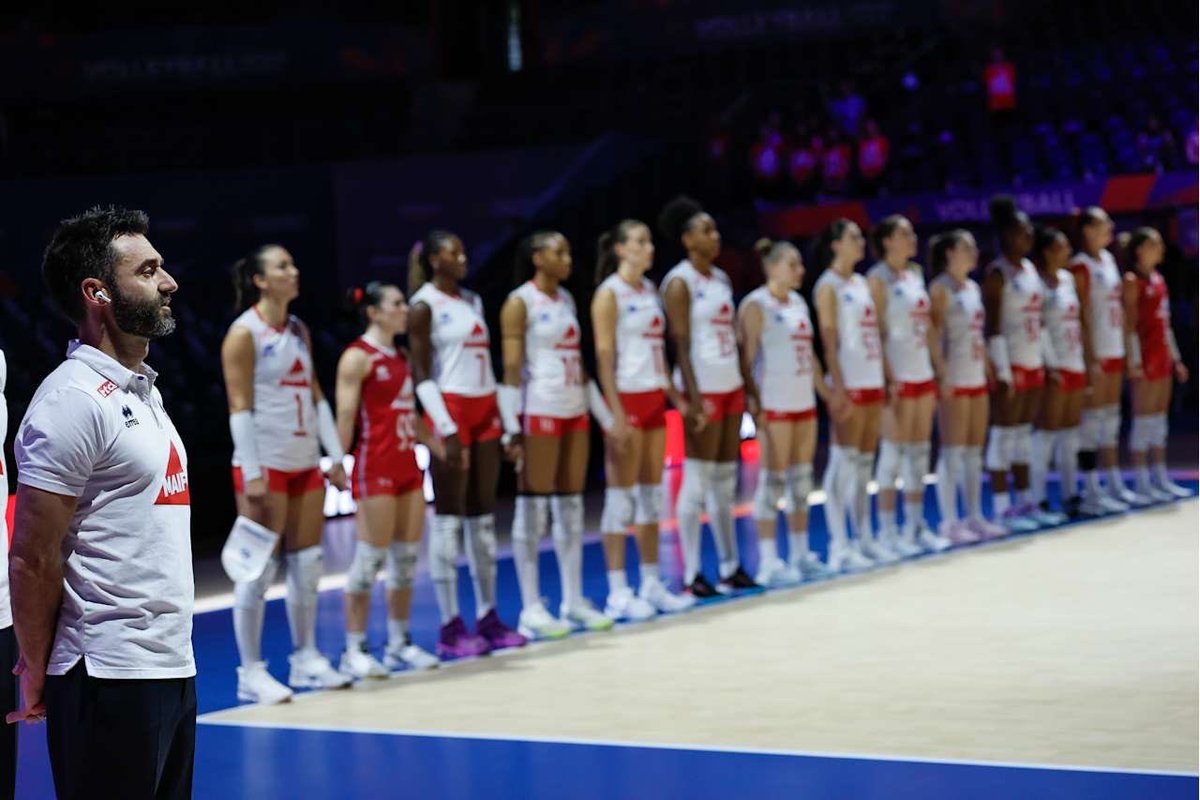 𝗗𝗘́𝗠𝗔𝗥𝗥𝗔𝗚𝗘 𝗣𝗔𝗥𝗙𝗔𝗜𝗧 ! 💙🤍❤️

L’équipe de France féminine débute sa saison par une victoire 3-1 lors de son premier match amical face à la Hongrie !

(25-23, 25-21, 17-25, 25-13)

📸 volleyballworld