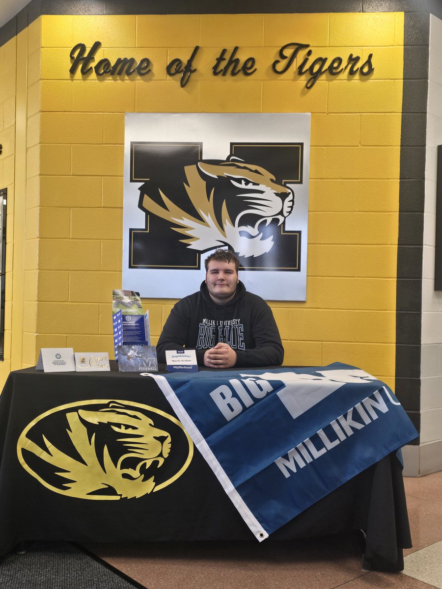StrahanM0808's tweet photo. Here in a couple of weeks I will be done with High school and on to my new home base @MUBigBlue @MU_BigBlueFB  #classof2026 https://t.co/rYmDhp9M91